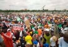 ‘They have grounded Nigeria’ — Protesters storm National Assembly over 2025 budget failure